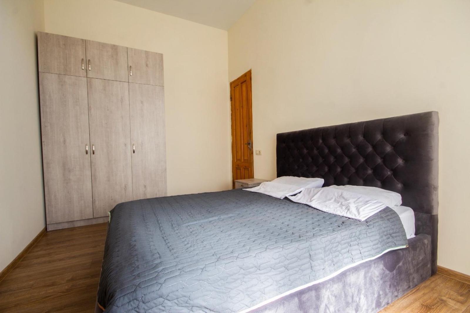 Center Apartment 3 Rooms Tbilisi ภายนอก รูปภาพ